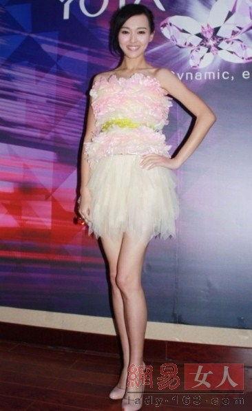 大张着腿明星,身材与魅力的完美结合