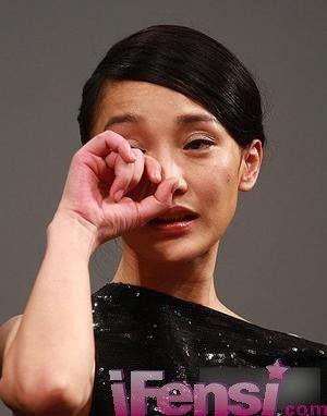 哪个男明星肿眼泡,揭秘他的独特魅力